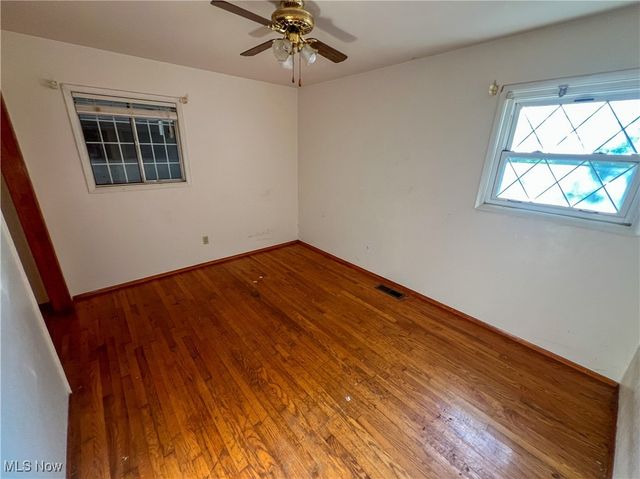 17 Sunset Drive, Martins Ferry, OH 43935