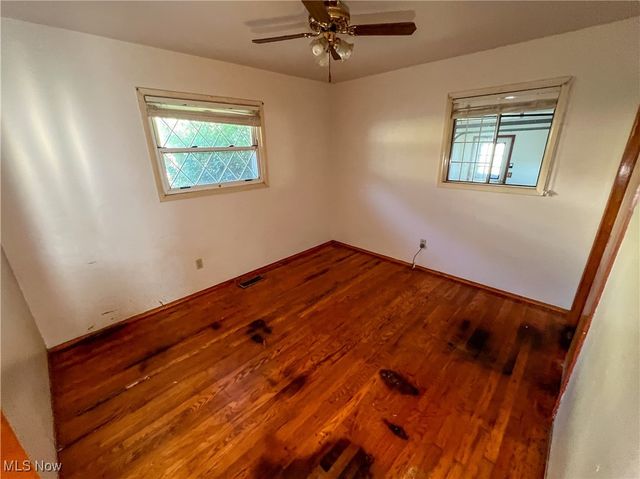 17 Sunset Drive, Martins Ferry, OH 43935