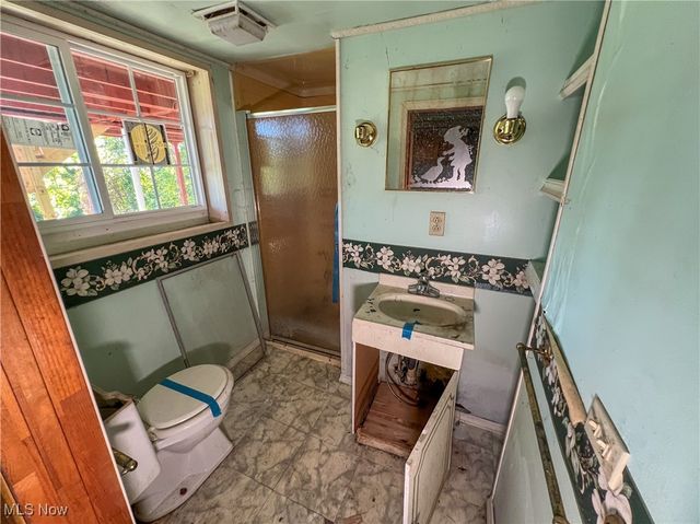 17 Sunset Drive, Martins Ferry, OH 43935