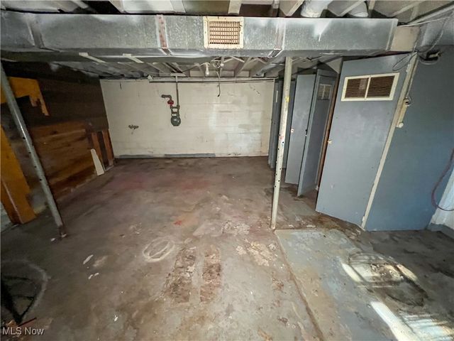 17 Sunset Drive, Martins Ferry, OH 43935