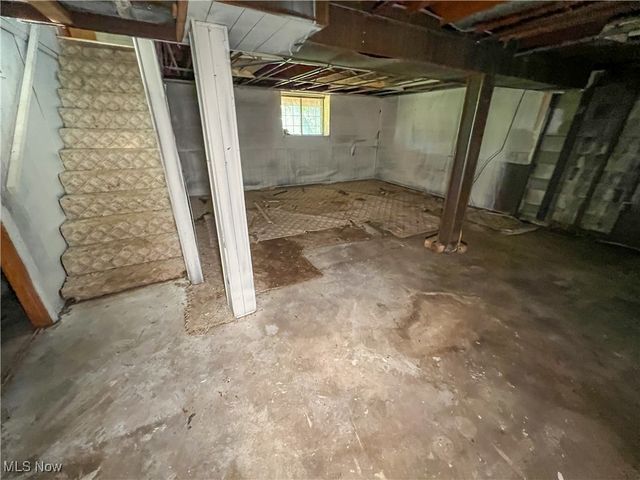 17 Sunset Drive, Martins Ferry, OH 43935