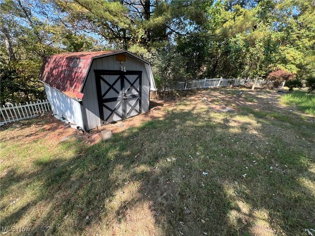 17 Sunset Drive, Martins Ferry, OH 43935