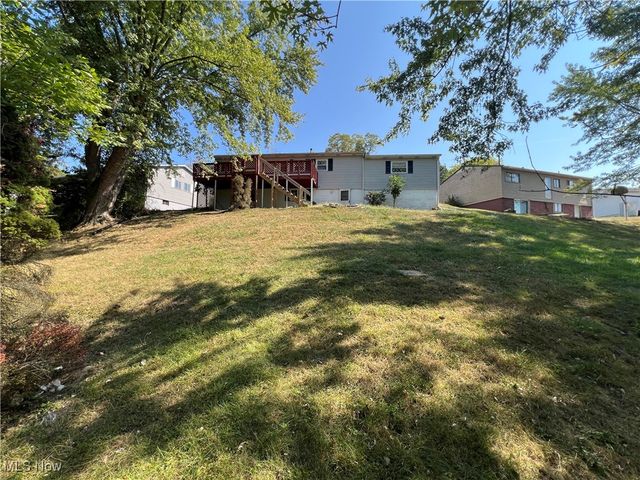 17 Sunset Drive, Martins Ferry, OH 43935