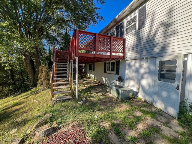 17 Sunset Drive, Martins Ferry, OH 43935