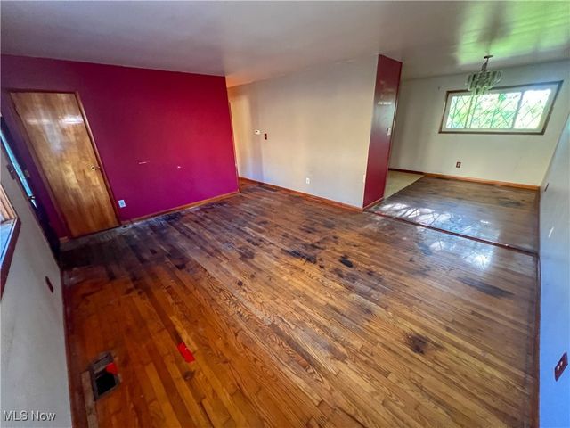 17 Sunset Drive, Martins Ferry, OH 43935