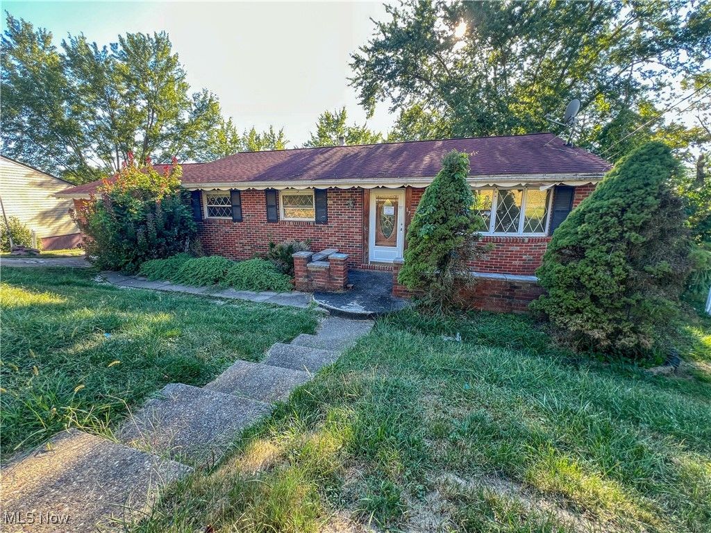 17 Sunset Drive, Martins Ferry, OH 43935