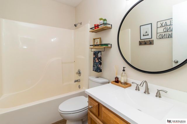 15504 Binney Street, Omaha, NE 68116