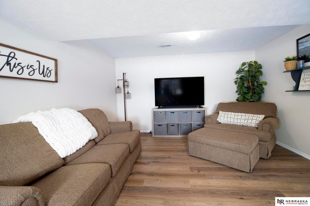 15504 Binney Street, Omaha, NE 68116