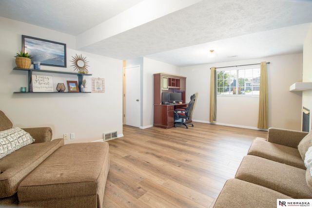 15504 Binney Street, Omaha, NE 68116