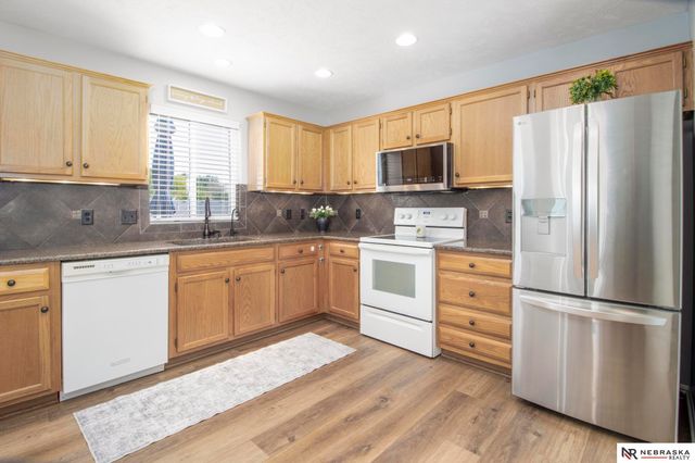 15504 Binney Street, Omaha, NE 68116