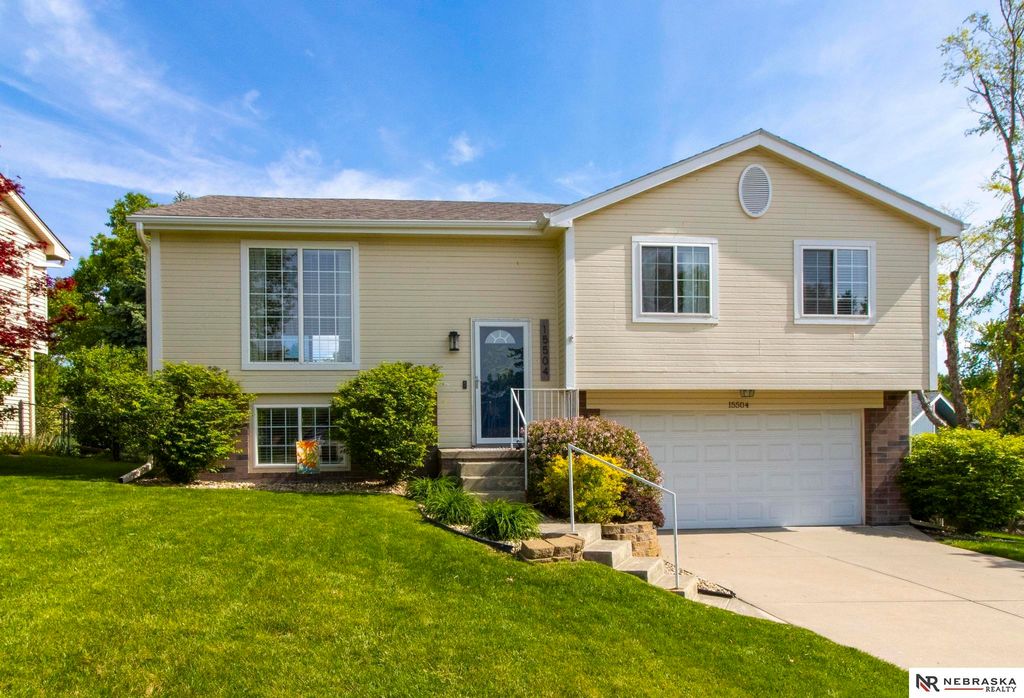15504 Binney Street, Omaha, NE 68116