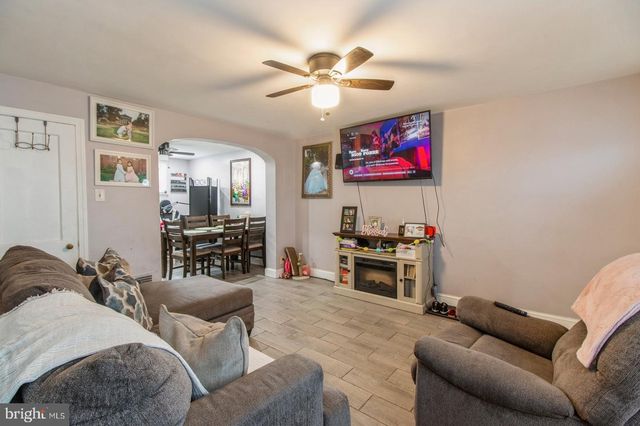 608 RARITAN ST, Camden, NJ 08105