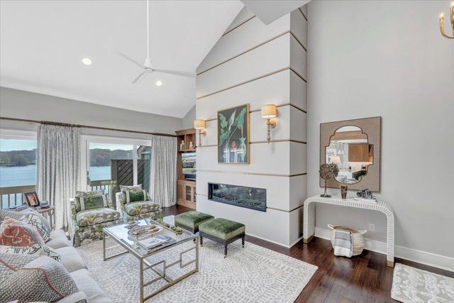 835 Gangplank Rd Unit 113, Moneta, VA 24121