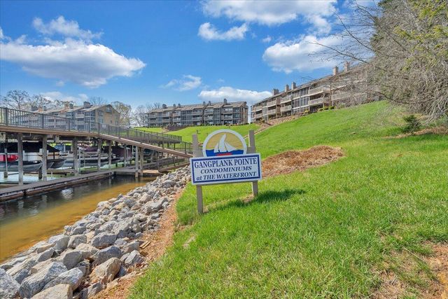 835 Gangplank Rd Unit 113, Moneta, VA 24121