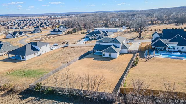 6621 E 153rd Street, Bixby, OK 74008