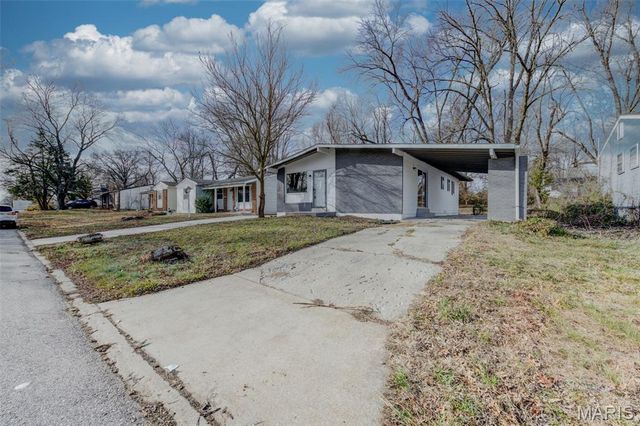 10417 Prince Drive, St Louis, MO 63136