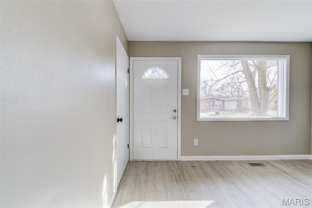 10417 Prince Drive, St Louis, MO 63136