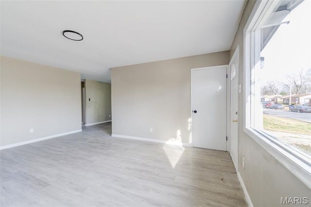 10417 Prince Drive, St Louis, MO 63136