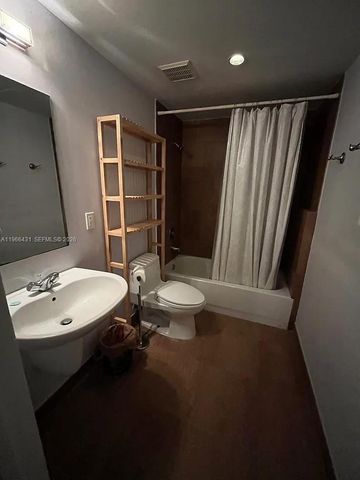 7744 Collins Ave 15, Miami Beach, FL 33141