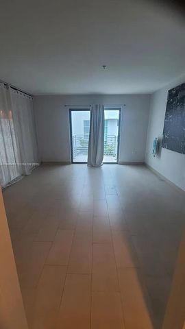 7744 Collins Ave 15, Miami Beach, FL 33141