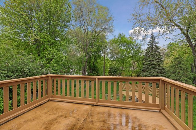 9030 45th Avenue N, New Hope, MN 55428