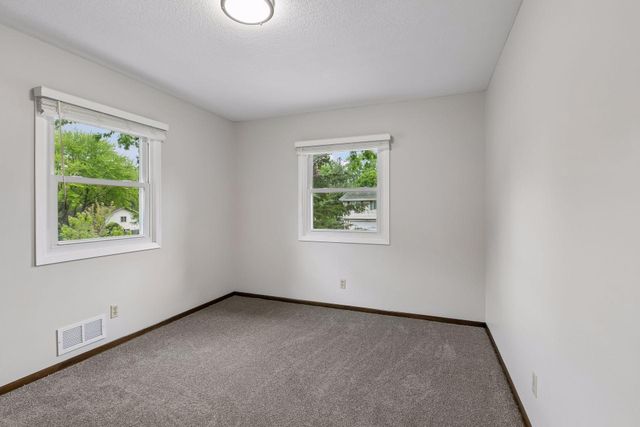 9030 45th Avenue N, New Hope, MN 55428