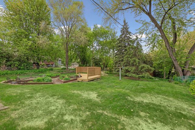 9030 45th Avenue N, New Hope, MN 55428