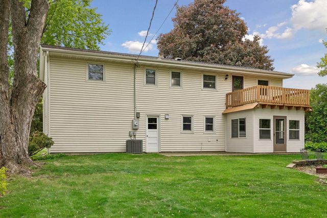 9030 45th Avenue N, New Hope, MN 55428