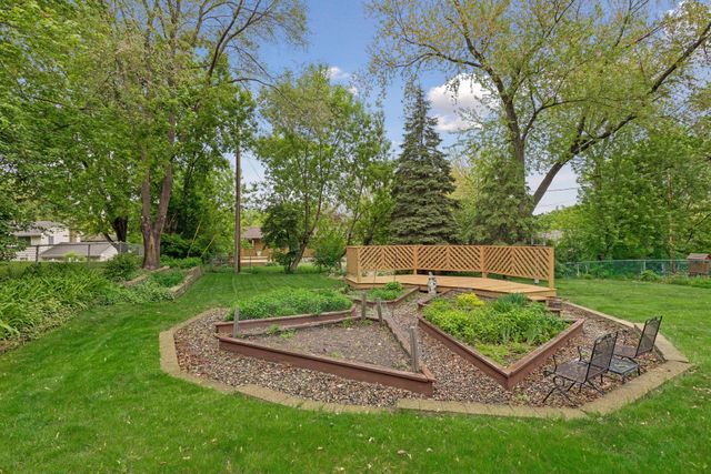 9030 45th Avenue N, New Hope, MN 55428