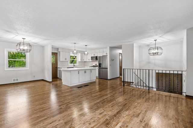 9030 45th Avenue N, New Hope, MN 55428