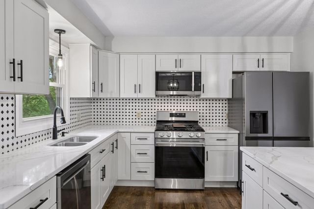 9030 45th Avenue N, New Hope, MN 55428