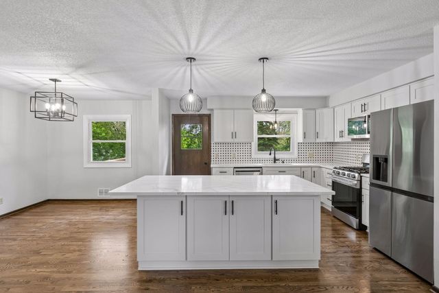 9030 45th Avenue N, New Hope, MN 55428