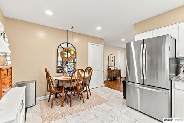 5912 N 69th Street, Omaha, NE 68104