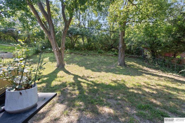 5912 N 69th Street, Omaha, NE 68104