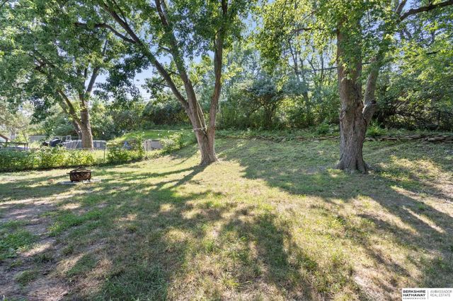 5912 N 69th Street, Omaha, NE 68104