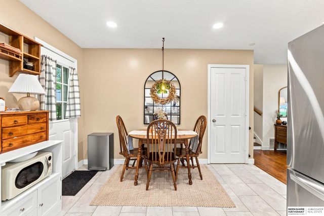 5912 N 69th Street, Omaha, NE 68104
