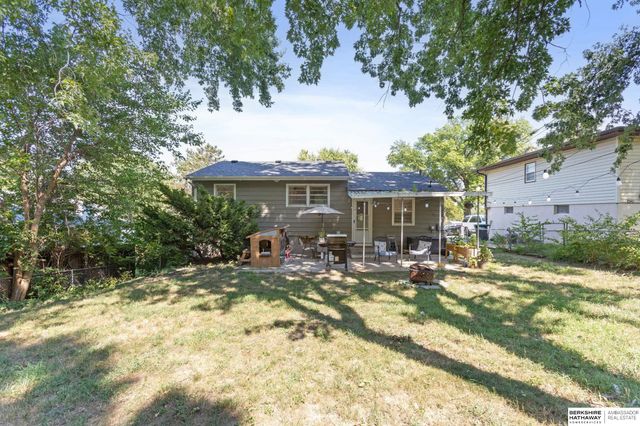 5912 N 69th Street, Omaha, NE 68104