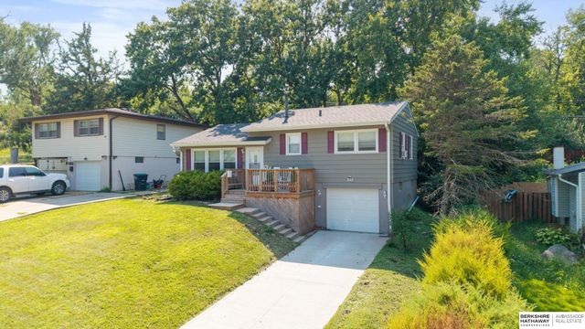 5912 N 69th Street, Omaha, NE 68104