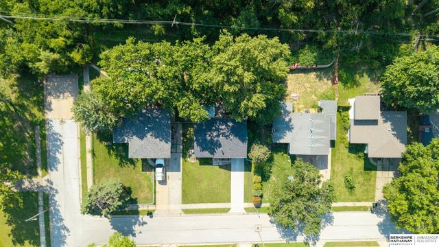 5912 N 69th Street, Omaha, NE 68104