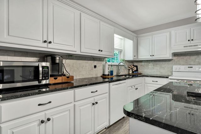 160 Crabtree Drive, Tunnel Hill, GA 30755