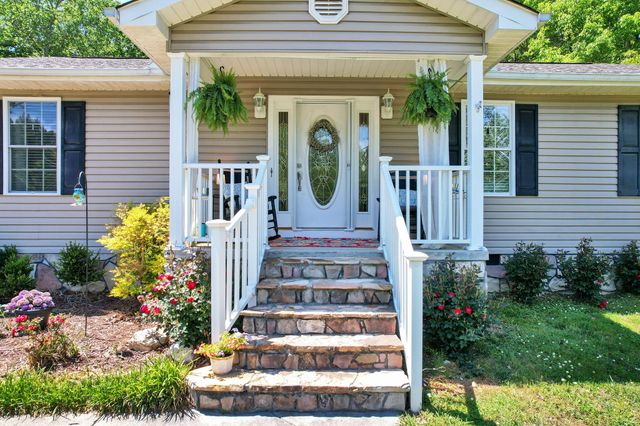 160 Crabtree Drive, Tunnel Hill, GA 30755