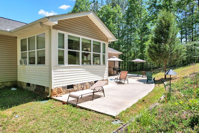 160 Crabtree Drive, Tunnel Hill, GA 30755