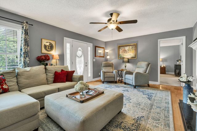 160 Crabtree Drive, Tunnel Hill, GA 30755