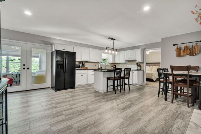 160 Crabtree Drive, Tunnel Hill, GA 30755