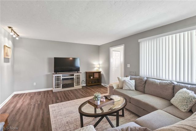25345 Country Club Boulevard 12-11, North Olmsted, OH 44070