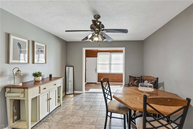 25345 Country Club Boulevard 12-11, North Olmsted, OH 44070