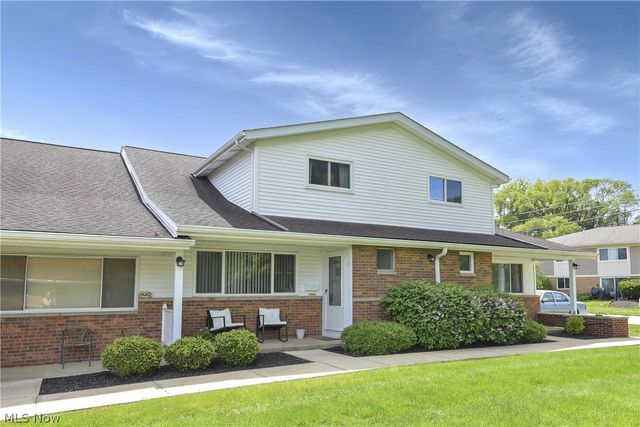 25345 Country Club Boulevard 12-11, North Olmsted, OH 44070