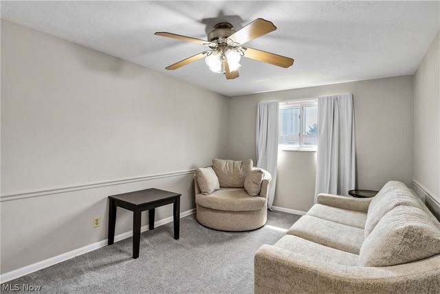 25345 Country Club Boulevard 12-11, North Olmsted, OH 44070