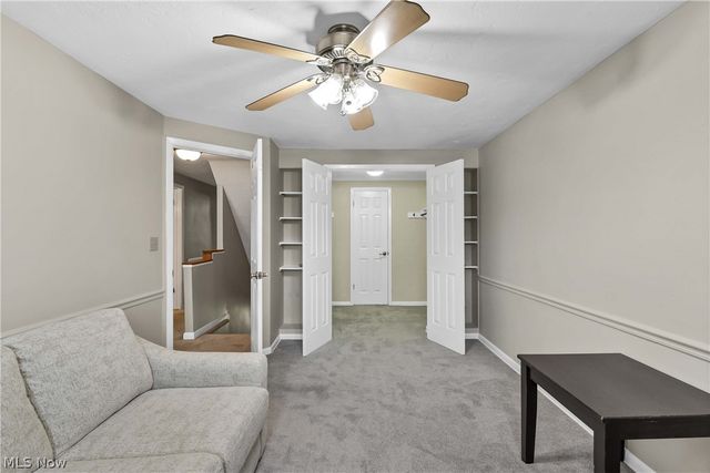 25345 Country Club Boulevard 12-11, North Olmsted, OH 44070