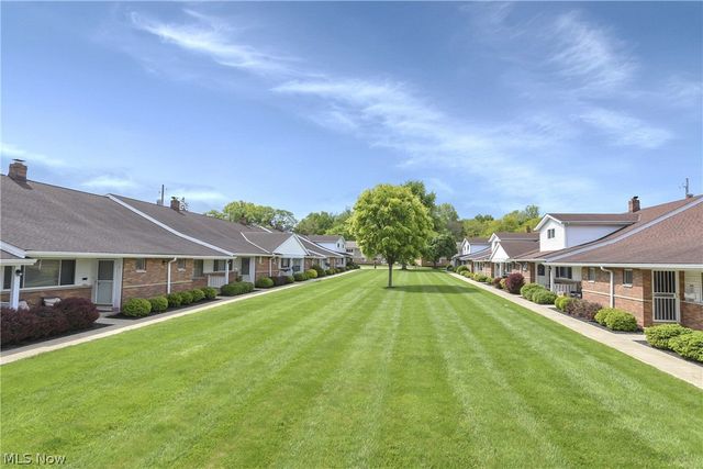 25345 Country Club Boulevard 12-11, North Olmsted, OH 44070